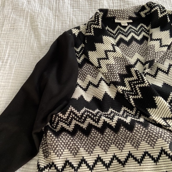 Coldwater Creek black and white chevron sweater/jacket with toggle close - Picture 4 of 6
